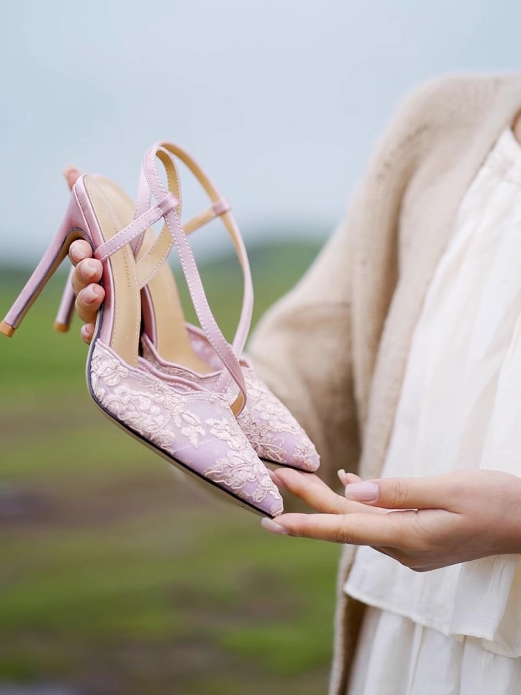 Platte naaldhakken lente en zo - Wide Fit Heels recensie en prijs